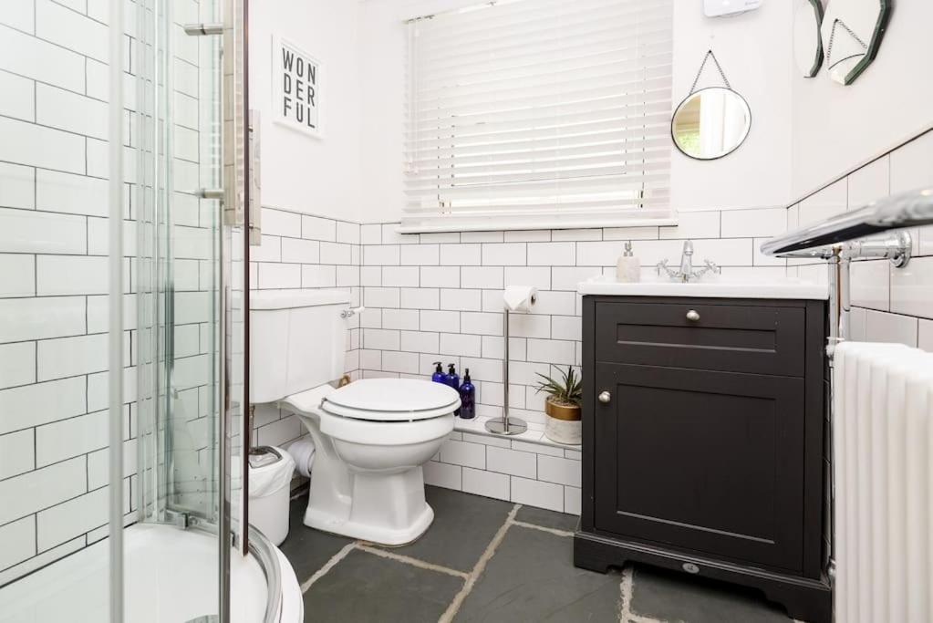 Bijou Coastal Apartment In Polperro With Hot Tub Onsite Parking Downhill Walk To Village Exterior foto